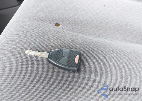 2005 Chrysler Town & Country Lx from USA, damaged, VIN 2C4GP44R85R333988